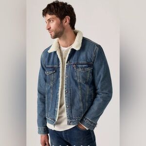 Levi’s Men’s Sherpa Lined Denim Trucker Jacket Size Small Classic Warm Jean‎
